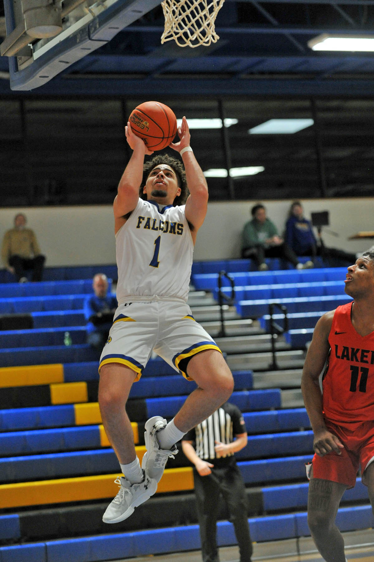 Noah Curry shoots two pointer