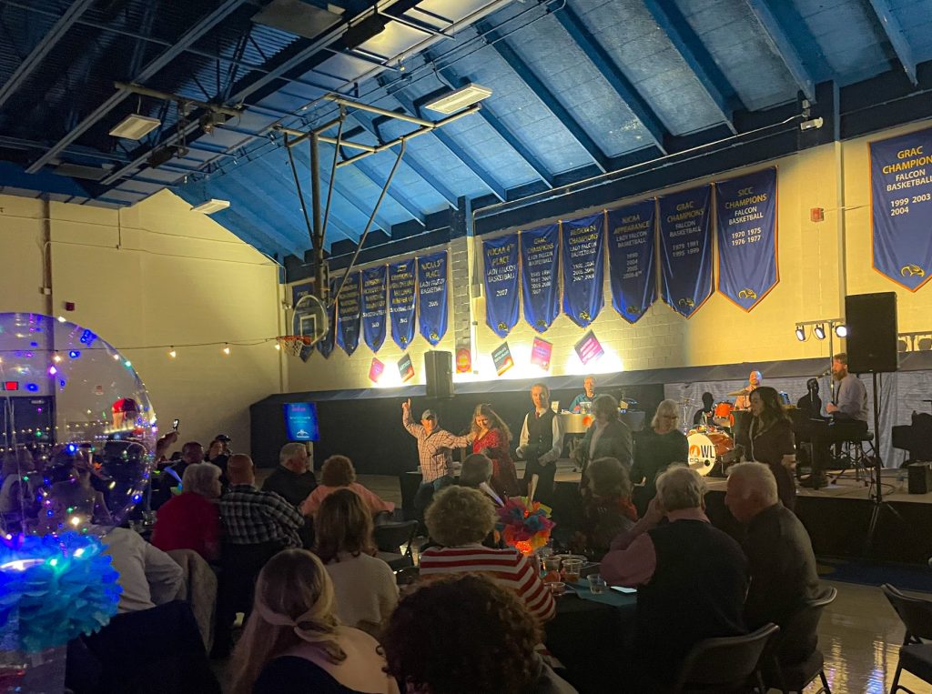 Audience Involvement At Dueling Pianos 2026